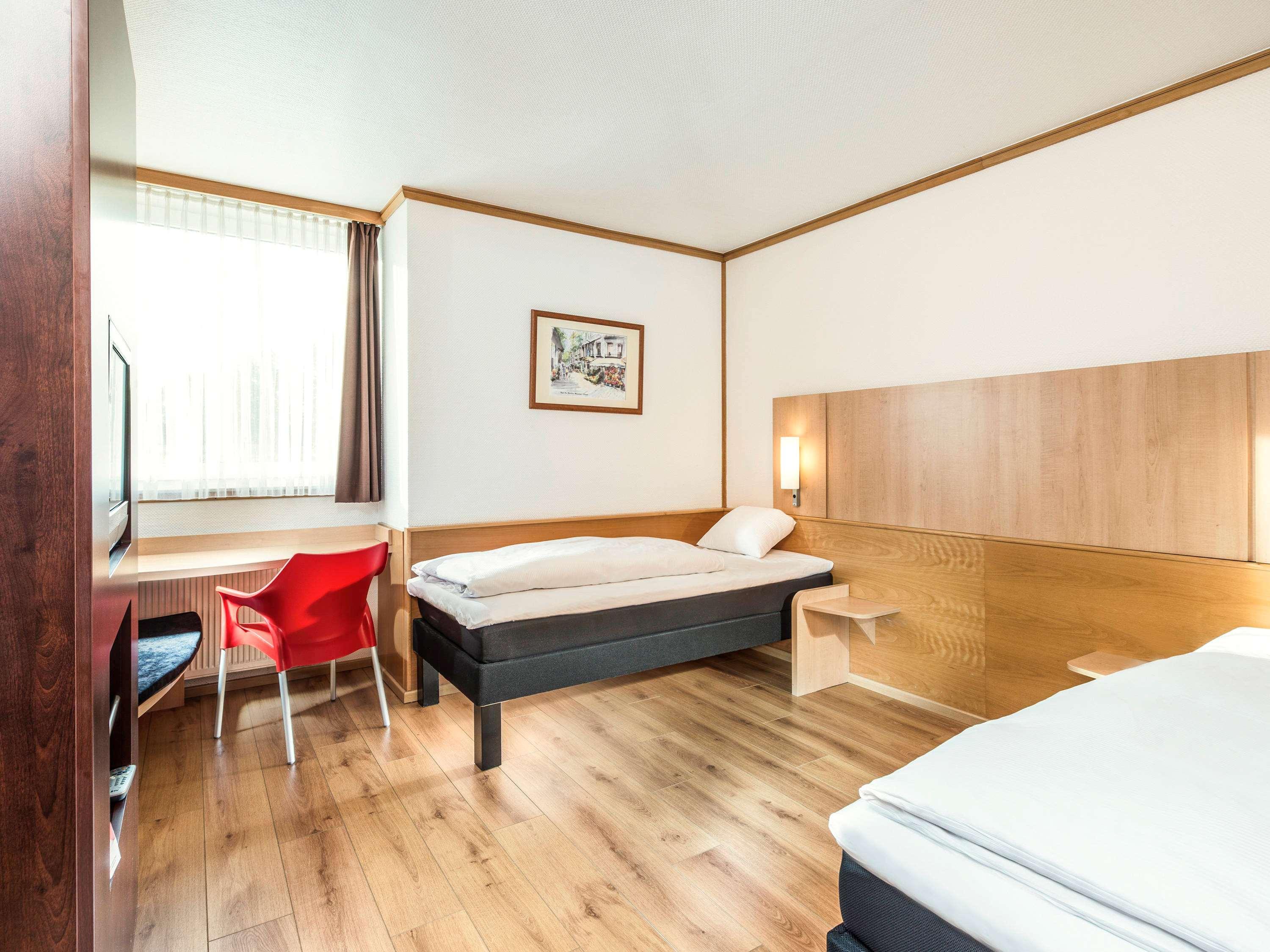 Ibis Hotel Айзенах Екстериор снимка