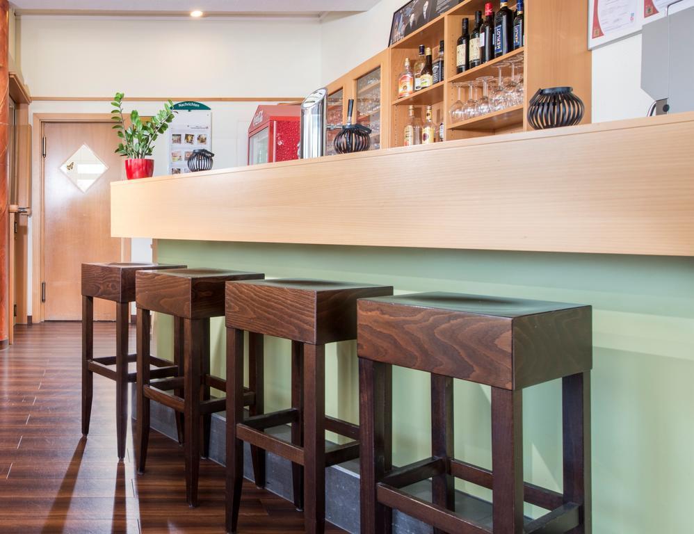 Ibis Hotel Айзенах Екстериор снимка