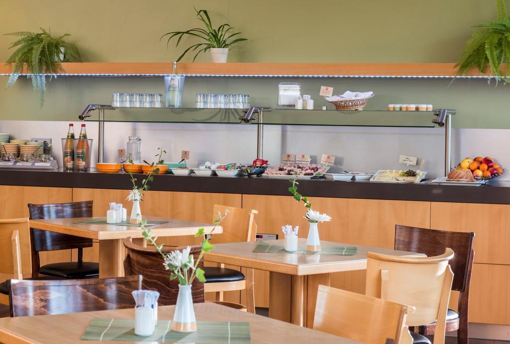 Ibis Hotel Айзенах Екстериор снимка