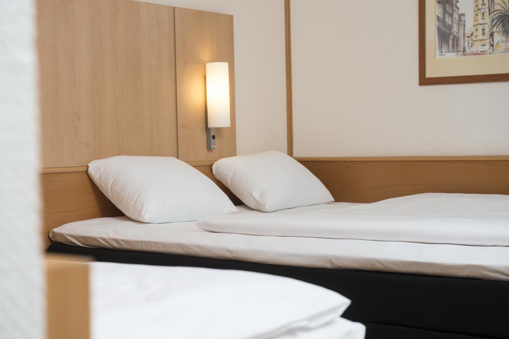 Ibis Hotel Айзенах Екстериор снимка
