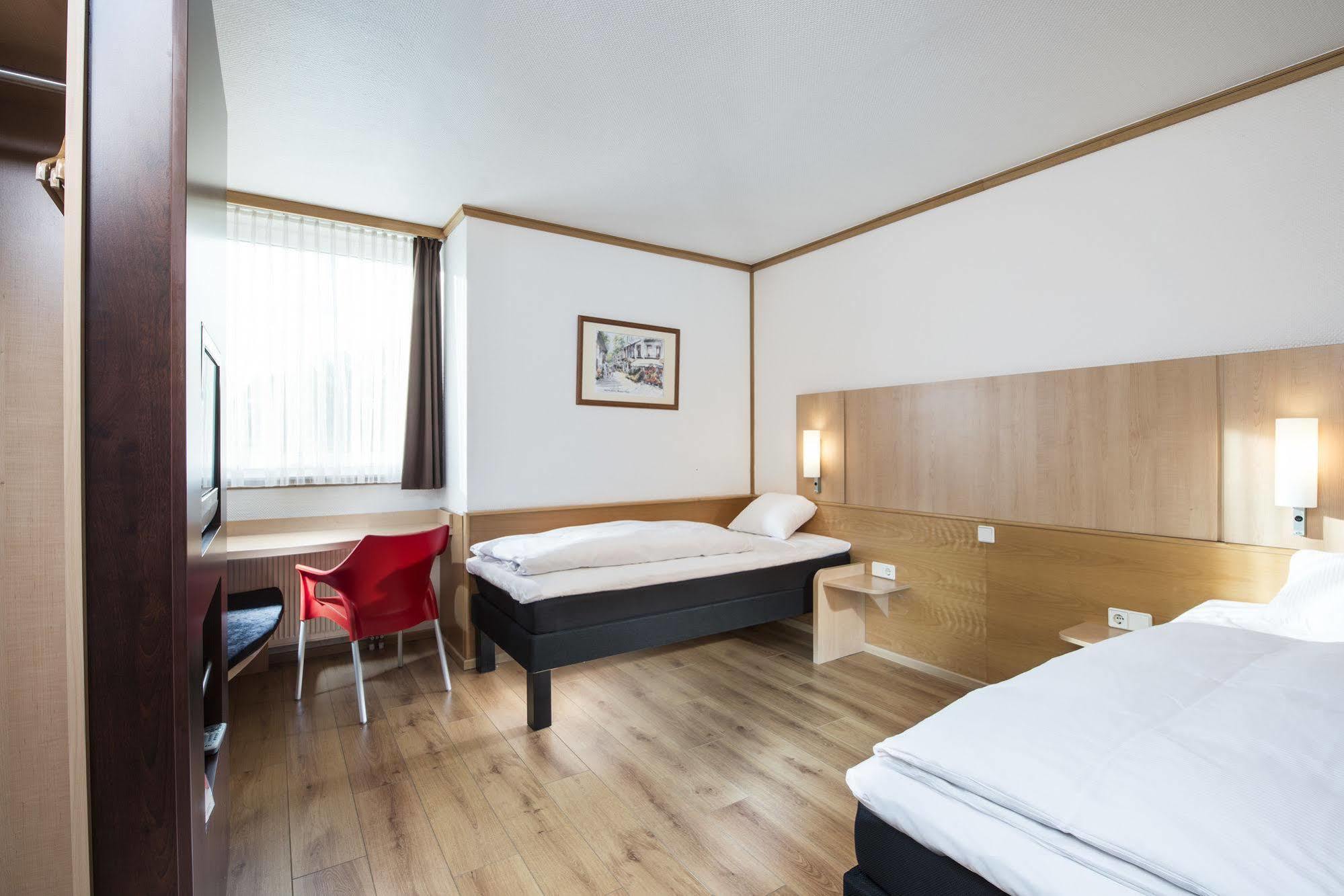 Ibis Hotel Айзенах Екстериор снимка